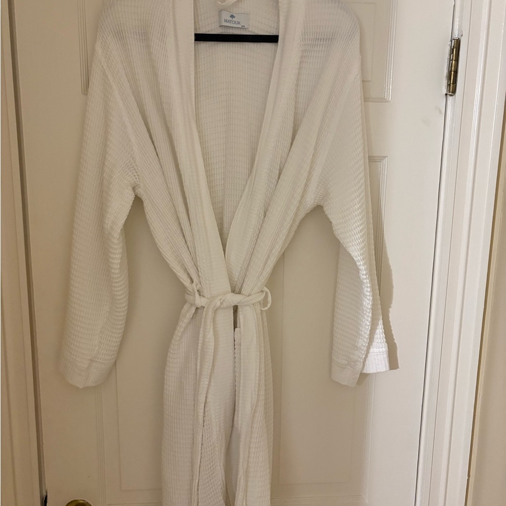 Matouk Classic White Waffle Robe